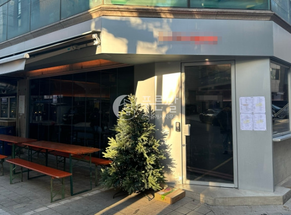 서울 강남구 신사동 신사역 먹자상권 노출 아주 좋은 1층 상가 월세 매물번호 10284 사진 1
