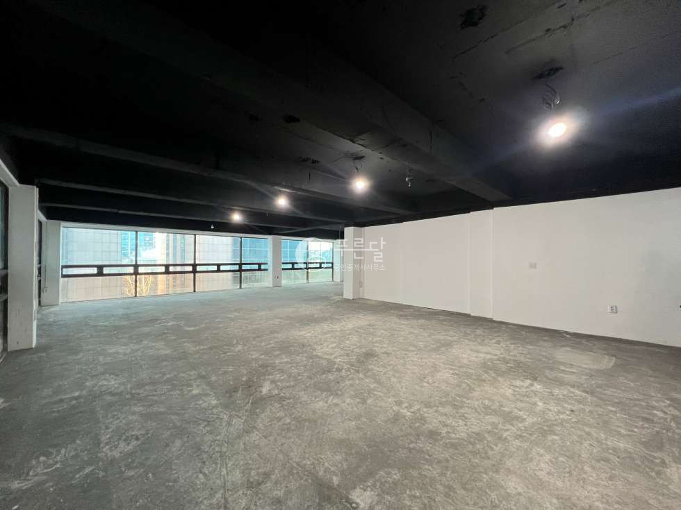 서울 강남구 역삼동 역삼역 바로앞 초역세권 위치 좋은 사무실 월세 매물번호 10361 사진 2