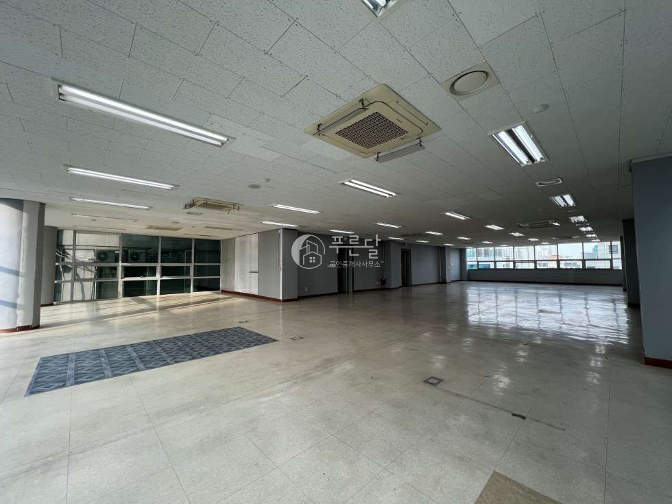 서울 강남구 역삼동 청광빌딩동 언주로 대로변 컨디션 좋은 대형 사무실 월세 매물번호 10537 사진 4