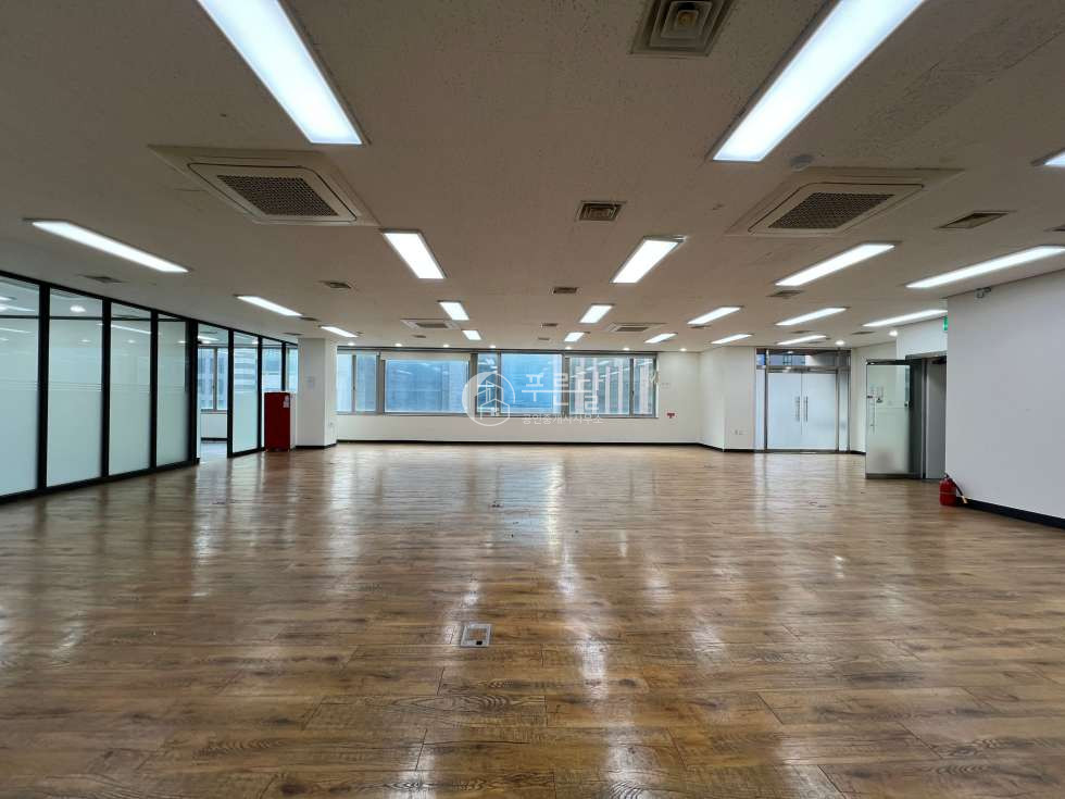 서울 강남구 역삼동 센터필드사거리 대로변 깔끔한 사무실 연층임대 가능 월세 매물번호 10546 사진 3