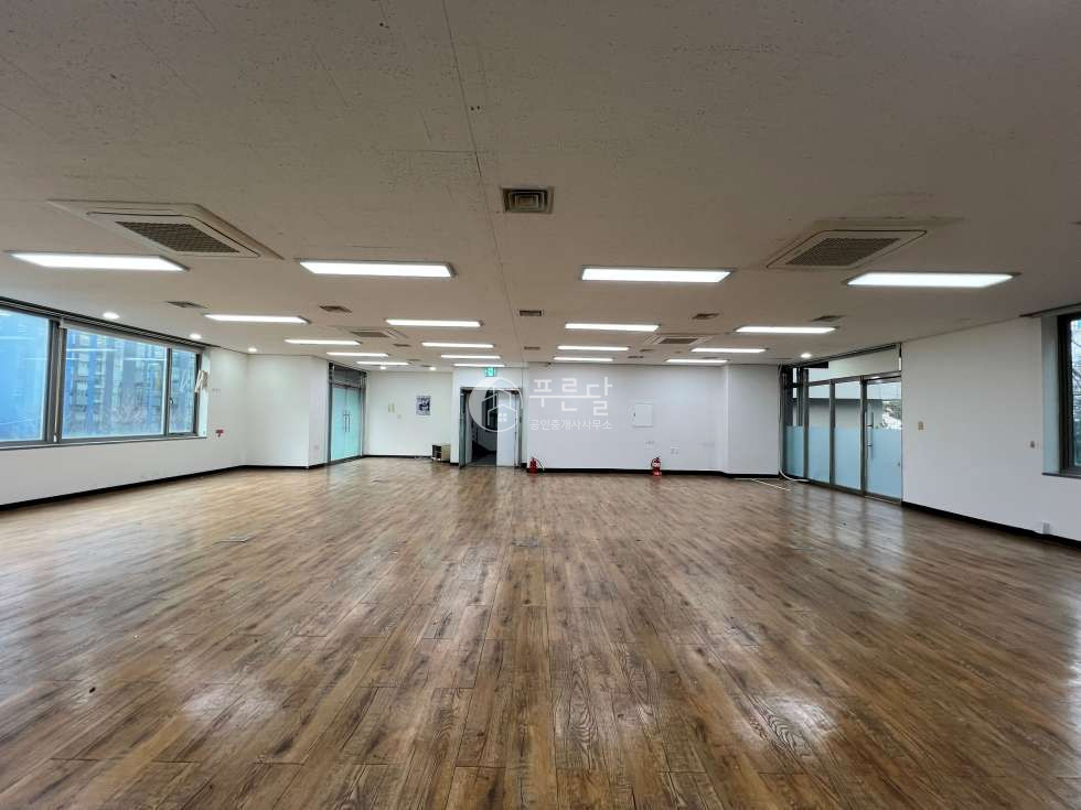 서울 강남구 역삼동 센터필드사거리 대로변 깔끔한 사무실 연층임대 가능 월세 매물번호 10546 사진 5