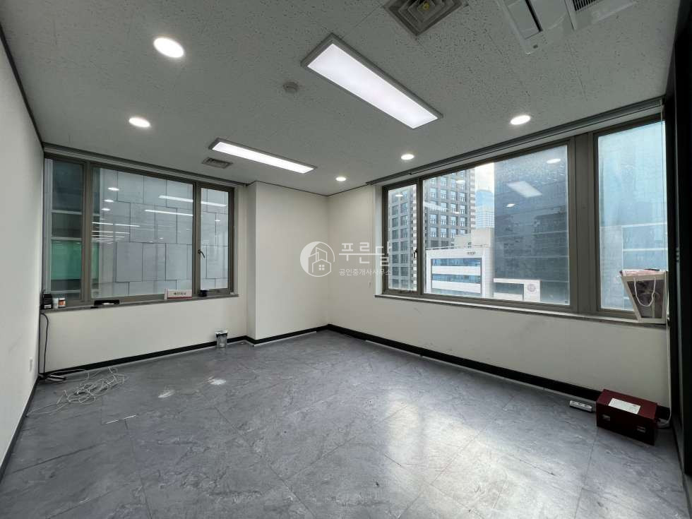 서울 강남구 역삼동 센터필드사거리 대로변 깔끔한 사무실 연층임대 가능 월세 매물번호 10546 사진 8