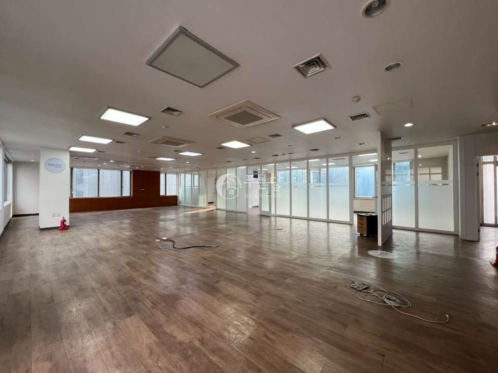 서울 강남구 역삼동 언주로 대로변 출퇴근 하기 좋은 위치 사무실 월세 매물번호 10548 사진 1