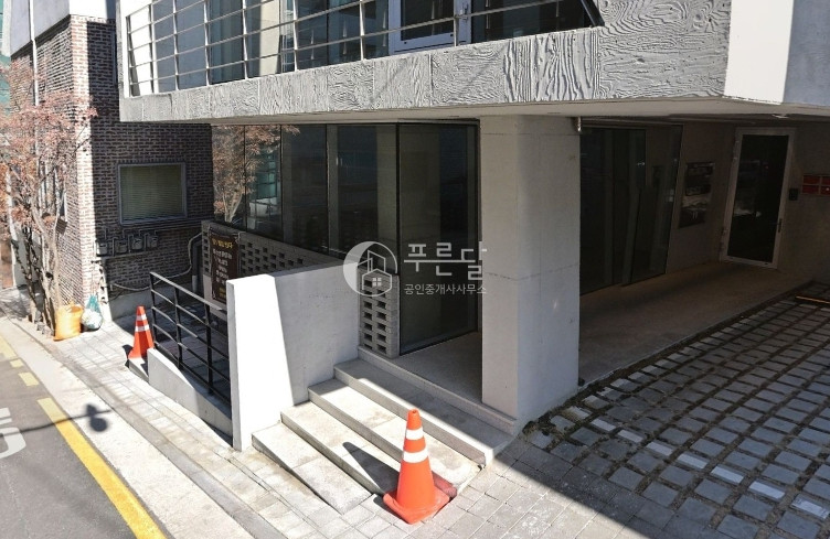 서울 강남구 청담동 청담동 명품거리 인근 1층 무권리 상가 월세 매물번호 10611 사진 1