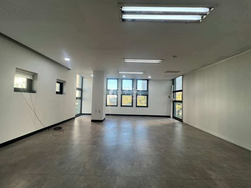 서울 강남구 대치동 선릉역 역세권 채광 좋고 깔끔한 사무실 월세 매물번호 10644 사진 1