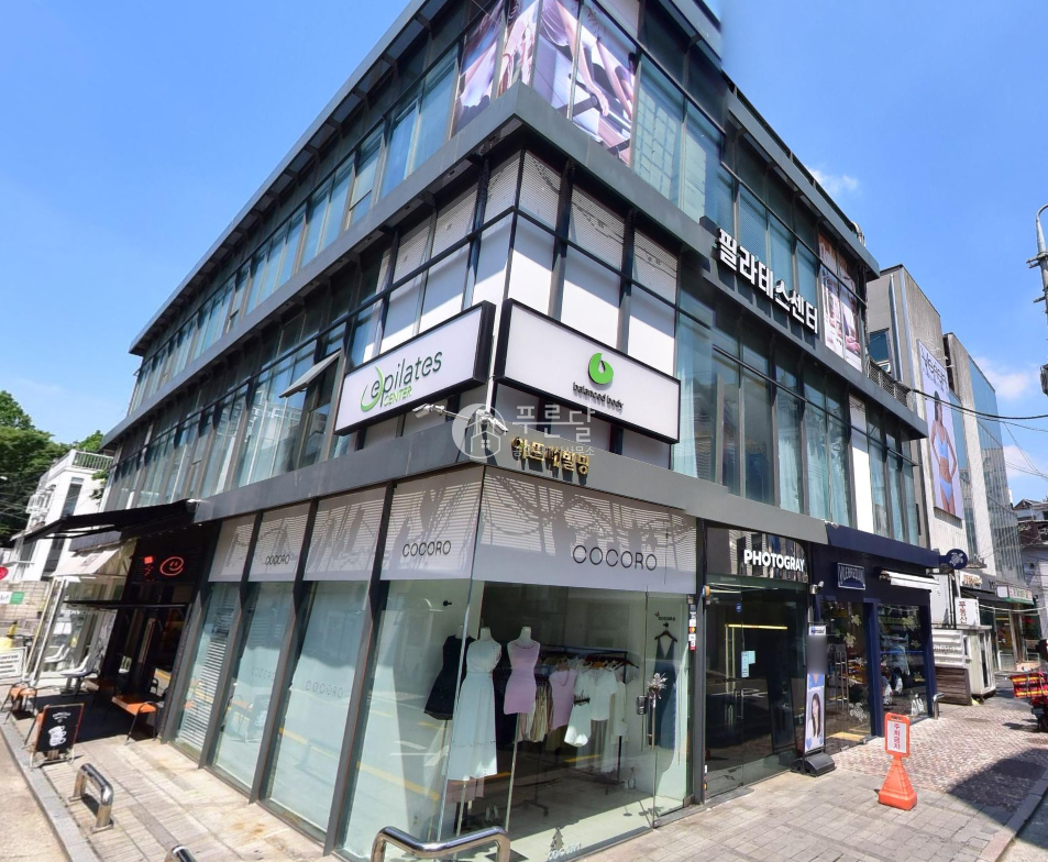 서울 강남구 신사동 압구정로데오 도산공원 인근 유동인구 많은 상가 월세 매물번호 10591 사진 1