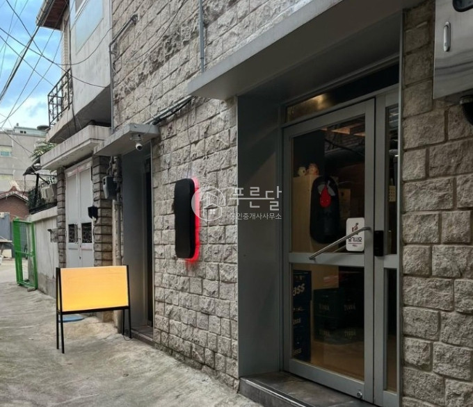 서울 용산구 남영동 남영동 핫플 단독주택형 상가 월세 매물번호 10738 사진 1