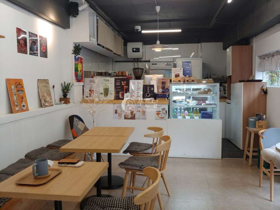 서울 강남구 논현동 다가구용단독주택(8가구)동 언주역 역세권 가성비 좋은 1층 상가 월세 매물번호 10810 사진 2