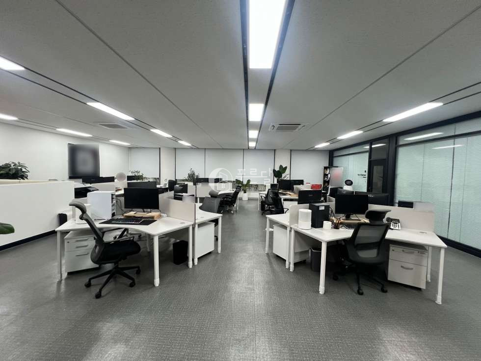 서울 강남구 삼성동 포스코사거리 대로변 깔끔한 대형 사무실 월세 매물번호 10120 사진 2