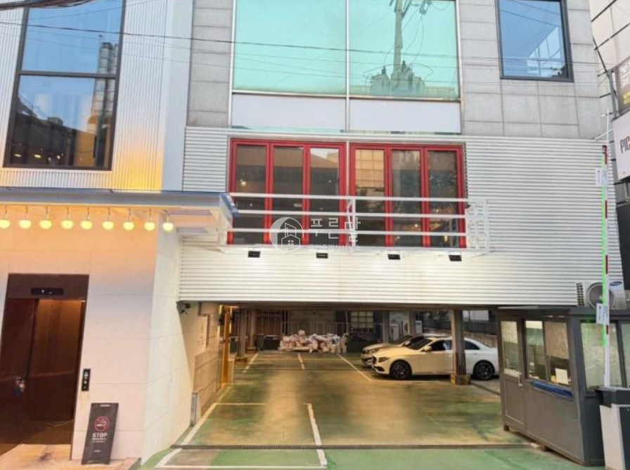 서울 강남구 신사동 압구정로데오 대형평수 핫플상가 월세 매물번호 11012 사진 1