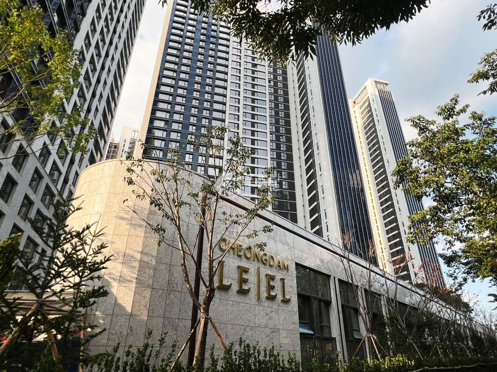 서울 강남구 청담동 108동 45B. 청담르엘 고층 한강뷰 신축 첫 입주 전세 매물번호 11052 사진 1