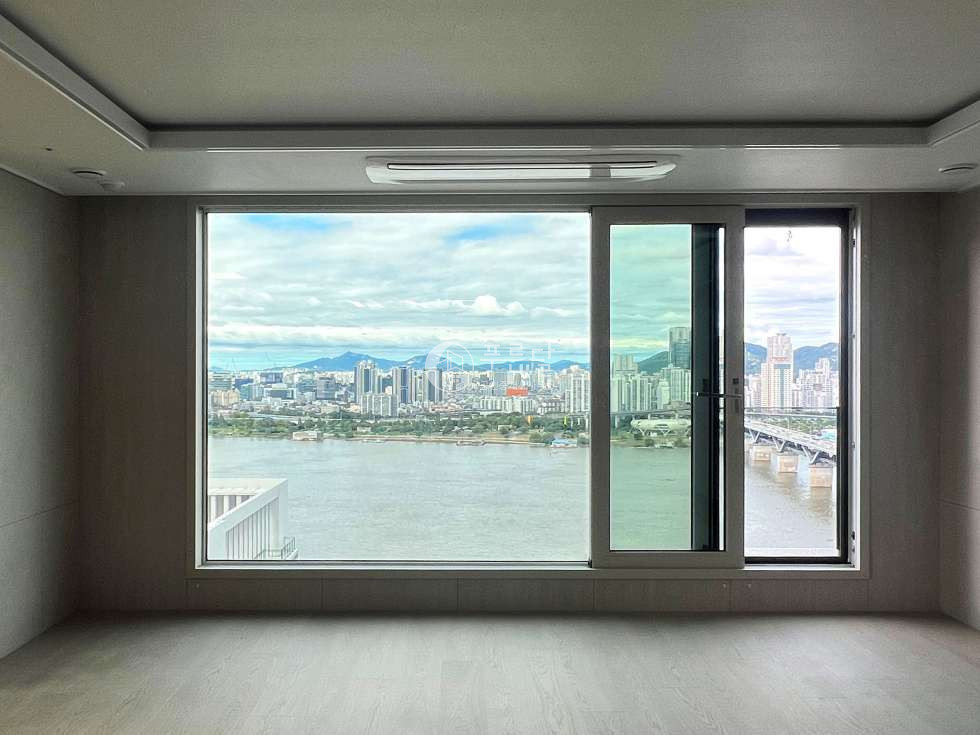 서울 강남구 청담동 108동 45B. 청담르엘 고층 한강뷰 신축 첫 입주 전세 매물번호 11052 사진 2