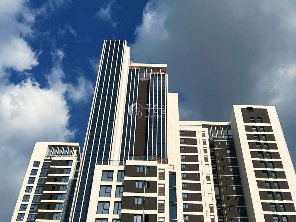 서울 강남구 청담동 108동 청담르엘 한강뷰 정원뷰 111C타입 전세 전세 매물번호 11126 사진 2