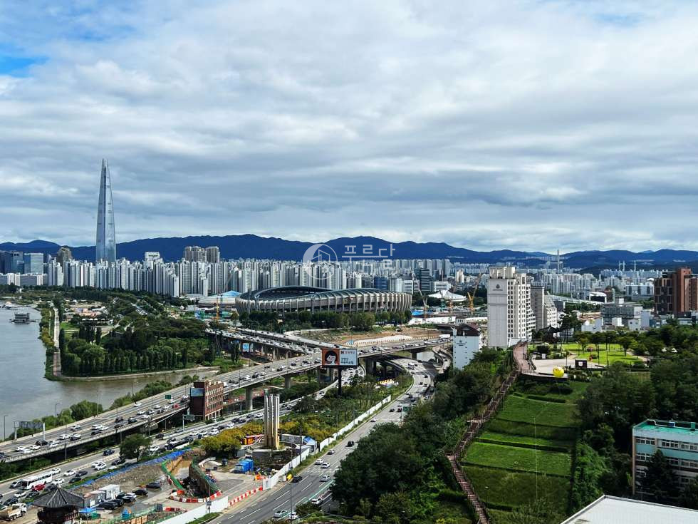 서울 강남구 청담동 108동 청담르엘 월세 111B타입 잠실운동장 시그니엘뷰 월세 매물번호 11080 사진 3