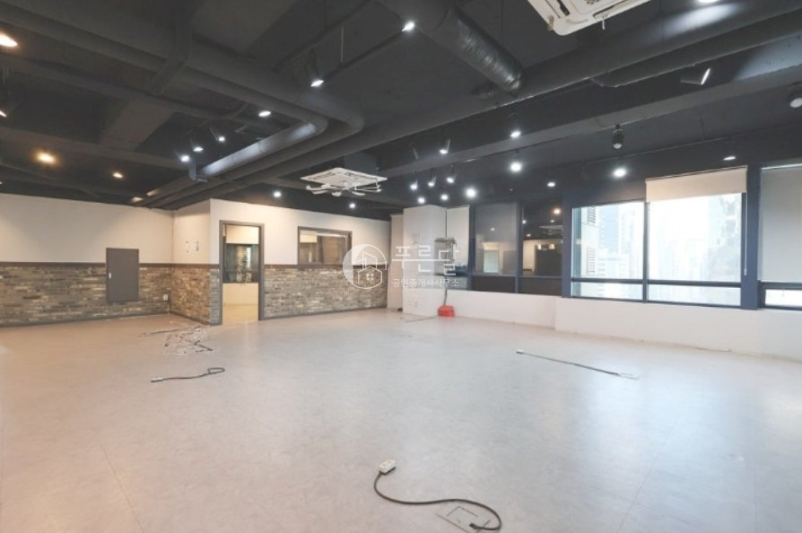 서울 강남구 역삼동 역삼역 1분 테헤란로 대로변 사무실 월세 매물번호 11349 사진 2