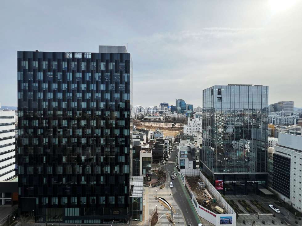 서울 강남구 청담동 채광좋은 남향 고층 즉시입주 가능 아노블리81 D타입 월세 매물번호 11447 사진 4