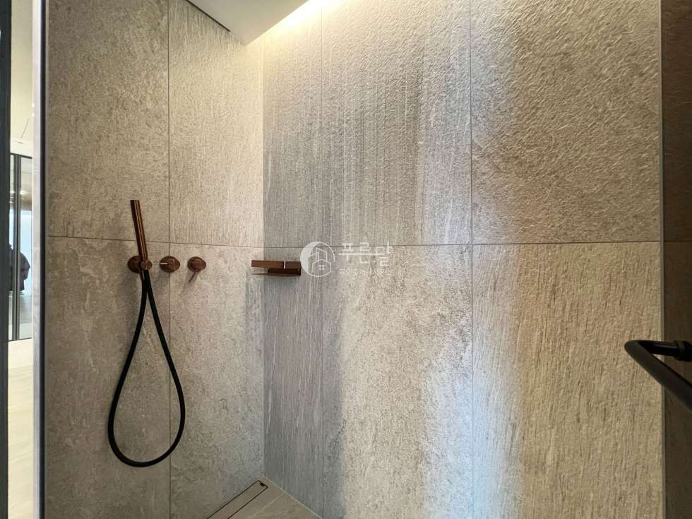 서울 강남구 논현동 루시아도산208동 루시아도산 시원한 도산대로뷰 전입가능 하이엔드 전세 매물번호 11385 사진 9