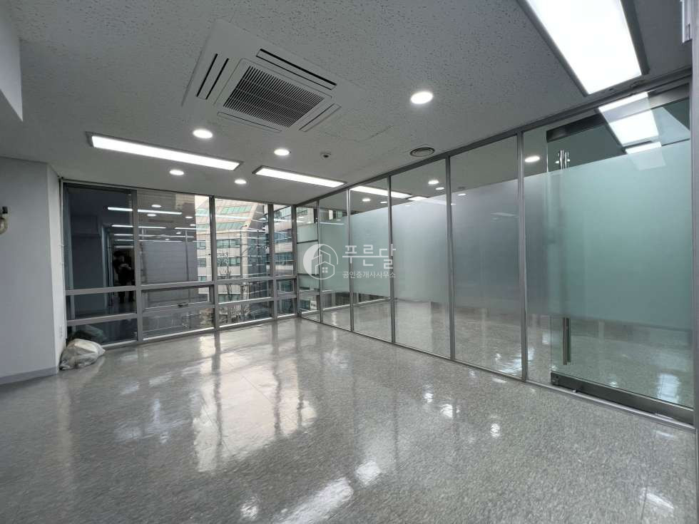 서울 강남구 역삼동 역삼역 도보1분 초역세권 컨디션 좋은 사무실 월세 매물번호 10099 사진 8