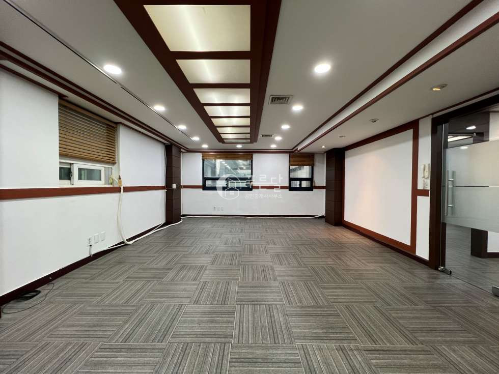 서울 강남구 대치동 선릉역 역세권 포스코사거리 인근 가성비 사무실 월세 매물번호 10122 사진 2