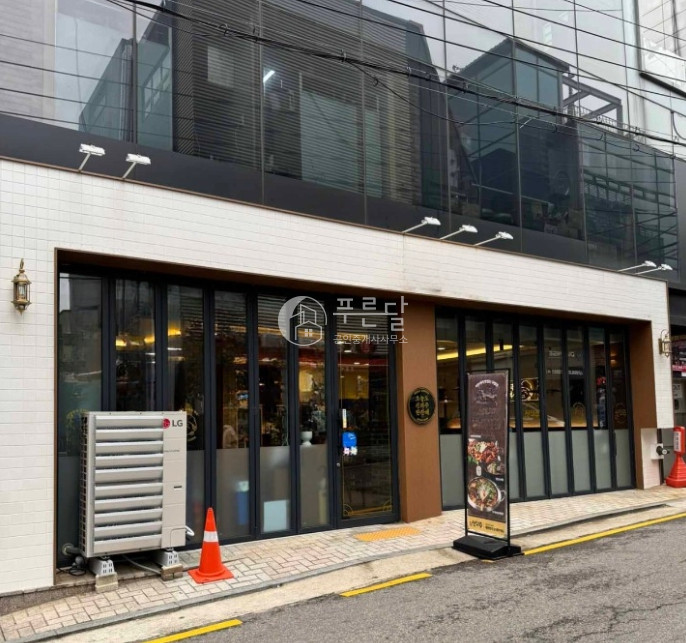 서울 강남구 역삼동 주건축물제1동 역삼역 메인골목 1층 전면 노출 최상 매출 좋은 입지 월세 매물번호 11210 사진 1