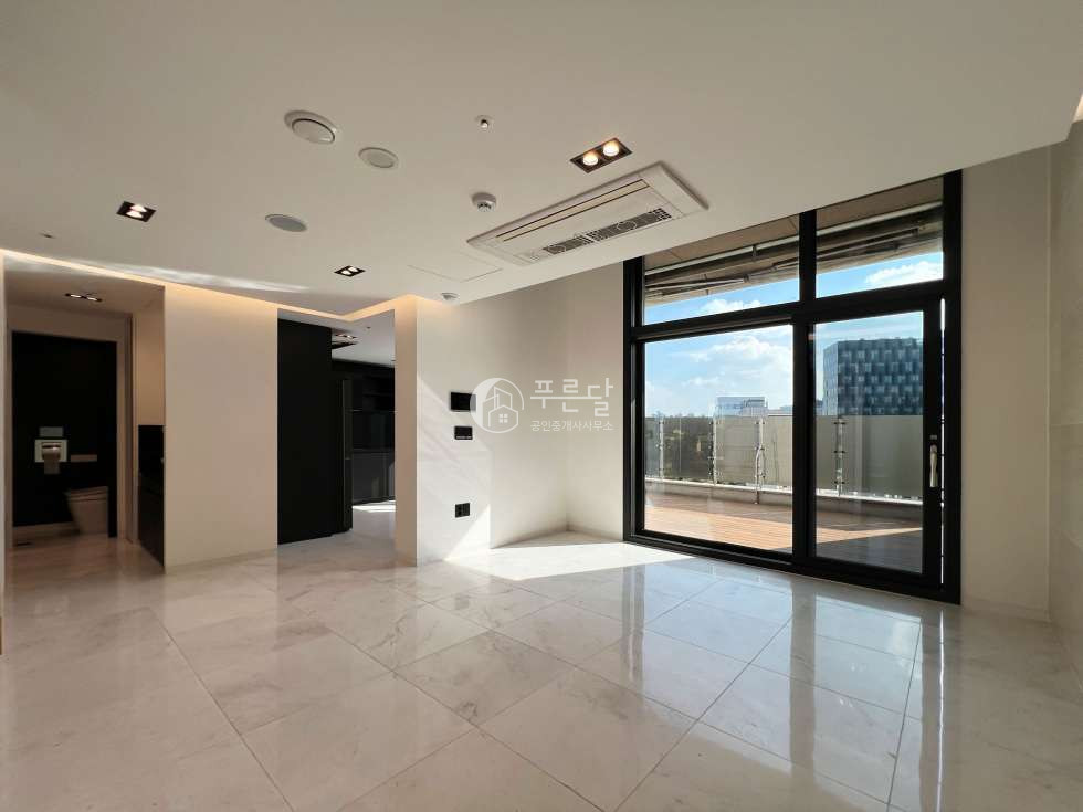 서울 강남구 청담동 1동 청담에비뉴나인티 펜트세대 테라스2개 복층구조 전세 매물번호 12026 사진 1