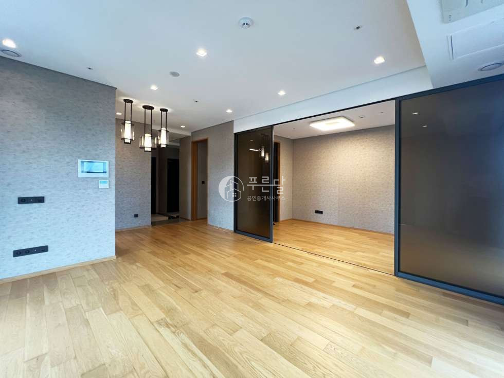 서울 강남구 청담동 91-2 양창구조 로얄층 도산대로 하이엔드 오피스텔 월세 매물번호 11016 사진 9
